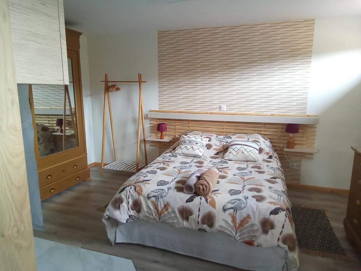 Logement De Charme Coinches Exterior foto
